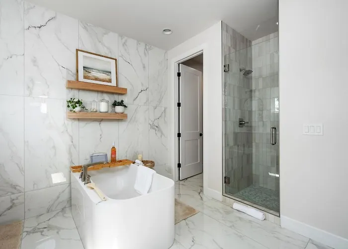 Сasa de vacaciones Modern Retreat W Balcony And Sleeps 13 Tulsa